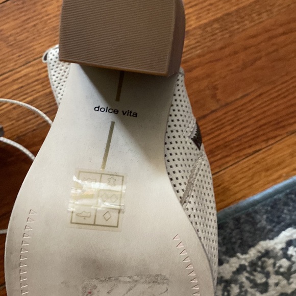 Dolce Vita booties peep 8.5 lace up - Picture 4 of 6